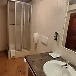 Konvice מלון 3*