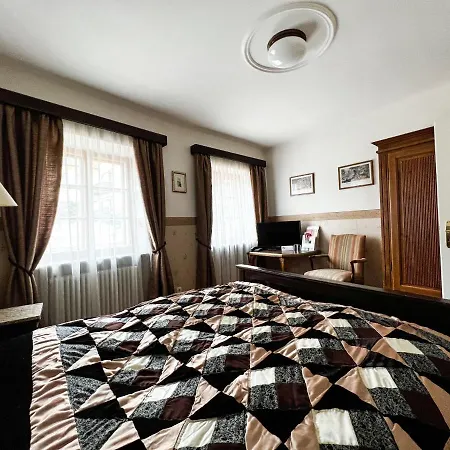 Garni Konvice فندق 3*